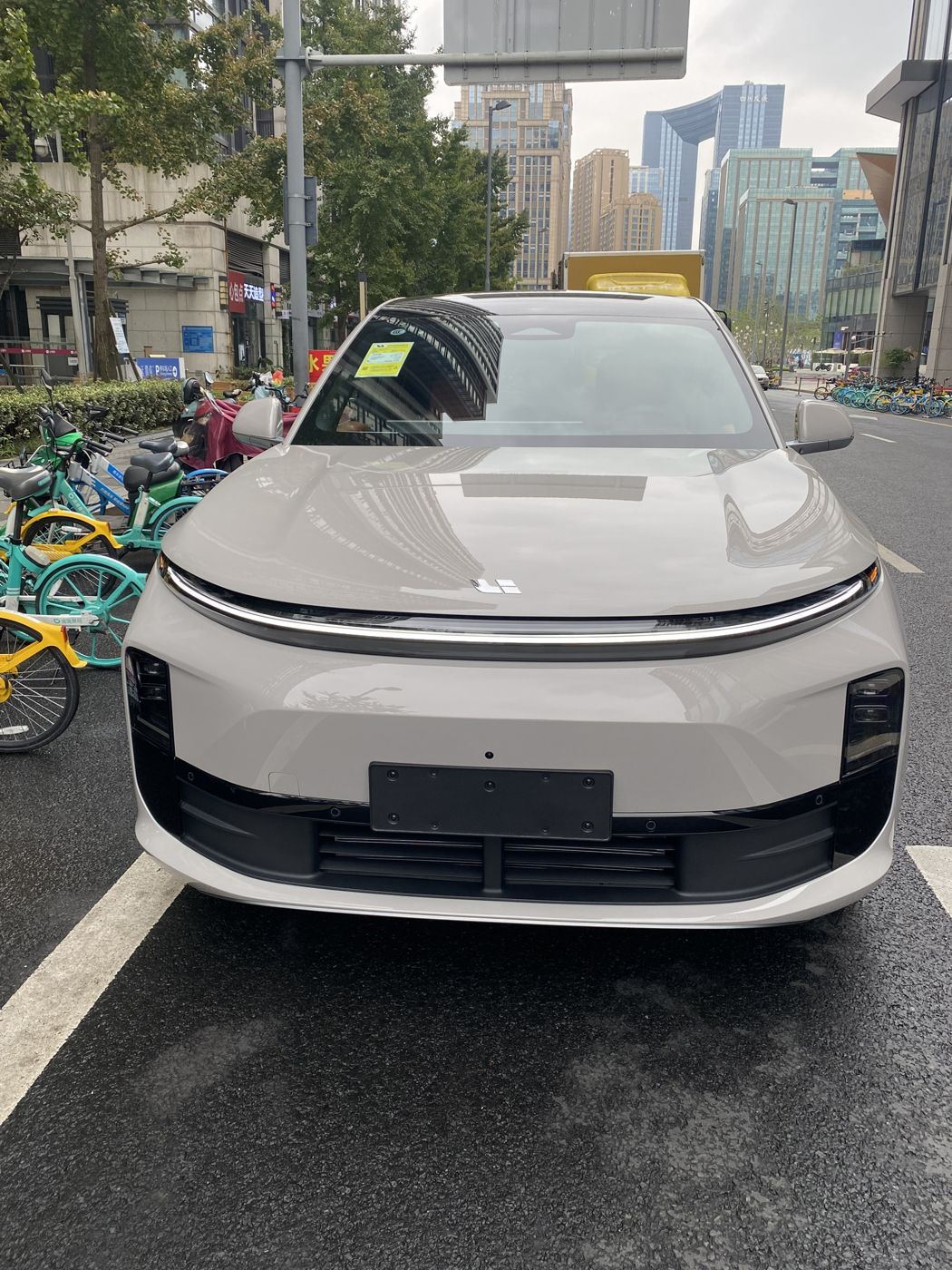 人生就是搏(中国)集团 MEGA 高压纯电 MPV